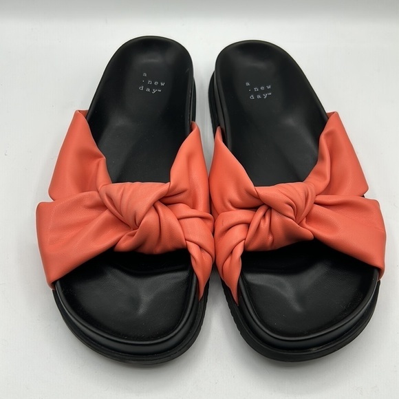 A New Day Orange Twist Black Flat Summer Sandals Size 8.5 - Picture 2 of 9